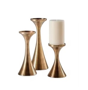 Bougeoir décoratif en métal pour la maison, les mariages et les fêtes décoration de centre de table - Product Image 2