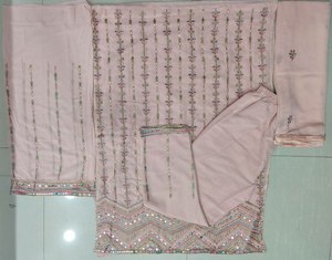 Desvela el encanto de la tradición india, artesanía lujosa y elegancia práctica, gama refinada de étnico Salwar Kameez Set - Product Image 6