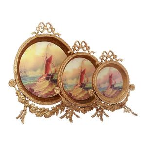 Plaque décorative en laiton antique avec oeuvre de voilier et cadre orné - Product Image 2