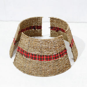 Collar de Árbol de Navidad Tejido de Ratán de Alta Calidad, Hecho a Mano y Ecológico de Artex Dong Thap, con Ribete Rojo - Product Image 5