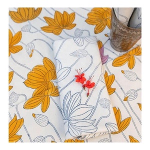 Servilletas de Mesa Absorbentes de Algodón Orgánico Amarillo, Teñidas Lisas, de Alta Calidad, Tamaño y Color Personalizables, Diseño Moderno para Uso en el Hogar y Bodas - Product Image 5