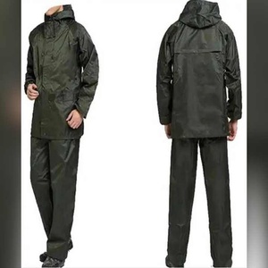 Traje de lluvia impermeable de diseño personalizado con material transpirable a prueba de viento y puños ajustables perfecto para senderismo al aire libre - Product Image 3
