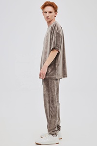 ผู้ผลิตเสื้อผ้าสั่งทำ โลโก้ด้านหน้าสำหรับเสื้อยืดผู้ชายไซส์ใหญ่ ผ้าฝ้าย 100% ระบายอากาศได้ดี เป็นมิตรกับสิ่งแวดล้อม - Product Image 3