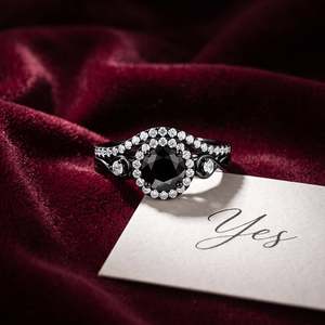 Ensemble de bagues de mariage Jeulia Black Twist Infinity Halo à coupe ronde - Cuivre plaqué rhodium avec diamant et zircon - Product Image 5