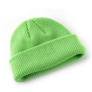 Gorro personalizado hecho con tejido de punto grueso que proporciona una excepcional resistencia al frío y un ajuste elástico cómodo para usar durante todo el día. - Product Image 6