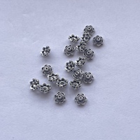 6mm Plata de ley 925 Chapado en oro de 14k Terminales espaciadores con diseño de flores Pequeños dijes hechos a mano Cuentas Fornituras de joyería DIY Alibaba India