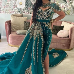 IMPRESIONANTE BORDADO DE ZARI EN KARAKOU CAFTAN CON VESTIDO DE Sendero Adornado CON CUENTAS DE CRISTAL, PIEDRA, TRABAJO DE DABKA @ 2023 - Product Image 1
