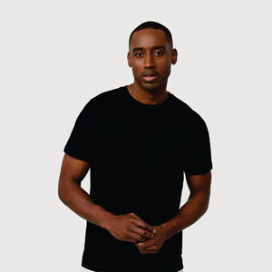 เสื้อยืดสีดำเรียบง่ายสำหรับผู้ชาย แขนสั้น ผ้าฝ้ายนุ่ม สวมใส่สบาย เหมาะสำหรับใส่ในชีวิตประจำวัน สไตล์สตรีทแวร์ - Product Image 1