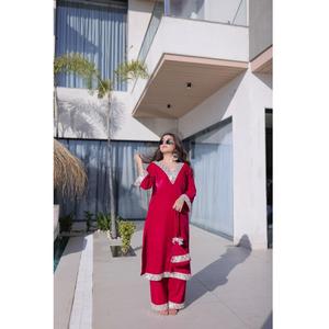 Elegante Kurti de Terciopelo con Bordado Zari, Pantalón con Batwa y Diseño de Cuello Único, Venta al por Mayor de Fábrica - Product Image 1