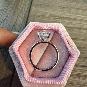 Elegante anillo de diamante cultivado en laboratorio de corte ovalado, joyería Premium para mujer, diseño de regalo de lujo ético duradero y sostenible - Product Image 5
