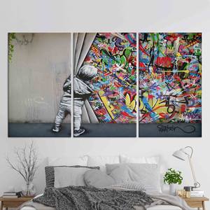 Impression sur toile Banksy Boy Graffiti : Art urbain, cadre noir, lot de 3 toiles - Product Image 1