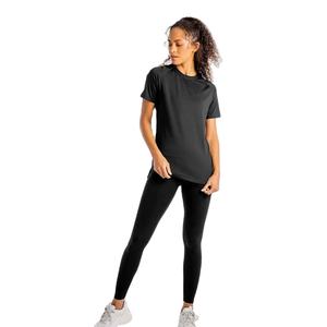 ชุดออกกำลังกายผู้หญิงแบบกำหนดเอง เสื้อยืดน้ำหนักเบาและกางเกงขาสั้น ระบายอากาศได้ดี เหมาะสำหรับออกกำลังกาย โยคะ และวิ่ง - Product Image 1