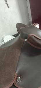 Silla de Montar Western de Cuero Sintético Premium Rider's Trust, Armazón de Madera/Plástico, Forro Interior de Felpa Suave, Estribos Ajustables - Product Image 5