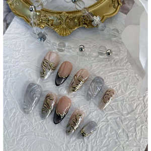 Uñas Postizas de Estilo Barroco, Diseño Elegante y Atemporal para Uñas con Estilo - Product Image 1