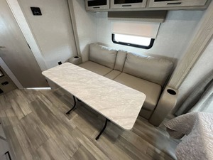 Caravane d'occasion 2023 F-o-r-e--s-t R-i-v-e-r Flagstaff Micro Lite 21FBRS à vendre - Product Image 5