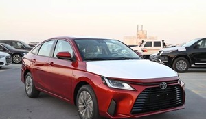 รถยนต์ Yaris สีแดง รุ่นปี 2024 เกียร์อัตโนมัติ ขับเคลื่อนล้อหน้า เครื่องยนต์เบนซิน 2.0 ลิตร 2.5 ลิตร ไฮบริด ราคาขายส่งจำนวนมากพร้อมส่ง - Product Image 2