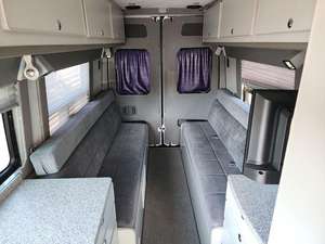 Mercedes-Benz Sprinter 2500 à toit haut d'occasion, année 2011 - Product Image 4