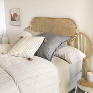 บอร์ดหัวหวายทำขึ้นอย่างสวยงามสำหรับห้องนอนที่ทันสมัย - Product Image 5