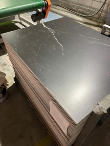 Pisos de Vinilo SPC Rígidos con Apariencia de Madera y Mármol Modernos, Resistentes al Agua y Ecológicos para Uso en Interiores de Villas y Oficinas - Product Image 1