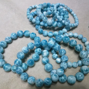 สร้อยข้อมือลูกปัดลาริมาร์ธรรมชาติแบบยืดได้ชาร์จไฟได้ - Product Image 3