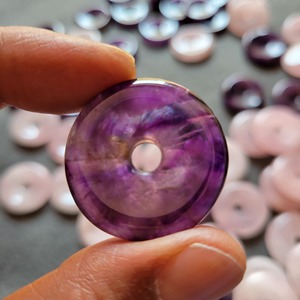 Collier pendentif donut en cristal naturel, améthyste, quartz rose, bijoux de guérison, vente en gros, cadeau pour femmes et filles, mode - Product Image 2