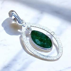 Colgante de Esmeralda, Plata de Ley 925, Joyería Fina, Dijes Hechos a Mano, Precio al por Mayor, Joyería de Plata - Product Image 2