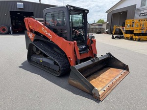 Chargeuse compacte sur chenilles Kubota SVL97-2 2024, modèle premium, pour les travaux de construction les plus difficiles, l'agriculture et la manutention de matériaux. - Product Image 1
