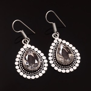 Boucles d'oreilles pendantes en argent sterling 925 avec quartz clair, bijoux faits à la main pour femmes, boucles d'oreilles statement, fournisseur en gros - Product Image 1