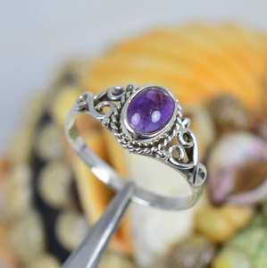 Anillo de piedras preciosas talladas en forma ovalada suave de amatista Natural, anillos de moda para fiesta de Plata de Ley 925 para mujeres a granel - Product Image 5