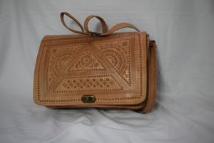 Bolso cruzado tallado de cuero genuino - Product Image 2