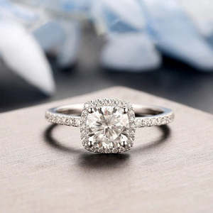 Juego de Anillo y Colgante de Diamantes Reales de Plata Hallmark para Compromiso, el Compañero Perfecto - Product Image 3