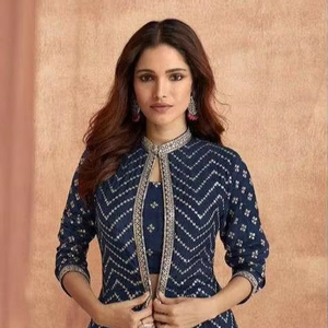 Nouveau concepteur élégant lourd rayonne femmes festive Kurti ensemble pour les fêtes exquis impression à quatre faces travail vêtements spéciaux pour femmes - Product Image 1