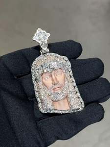 จี้พระเยซูแบบกำหนดเอง ประดับเพชรโมอิสซาไนต์ VVS  ฝังเพชรแบบ Iced Out เงินแท้ 925  จี้ศาสนาสำหรับทุกเพศ - Product Image 3