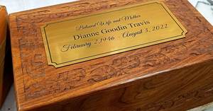 Urnas de cremación de palisandro grabadas con borde para cenizas humanas, urnas decorativas de madera para adultos, hombres y mujeres, ataúd para entierro - Product Image 2