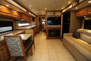 Autocaravana T-i-f-f-i-n RV B-r-e-e-z-e 31BR 2019 Usada en Buen Estado, Autocaravana Plegable de Aluminio de Alto Rendimiento con Doble Amortiguación - Product Image 3