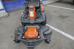 Cortacésped Husqvarna Rider R214TC Comfort Edition con plataforma delantera de 94 cm, tractor de jardín hidrostático en venta - Product Image 6