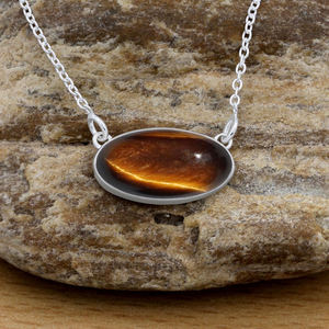 Collar con Colgante de Ojo de Tigre Natural de Diseño Moderno, Plata de Ley 925, 8x16 mm, Ovalado, Hecho a Mano, Joyería Minimalista y Elegante, Regalo para Mujer - Product Image 1