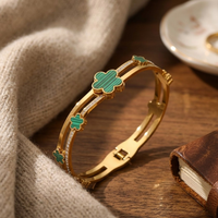 Gelang Liontin Fashion Mewah Berbentuk Semanggi Lima Daun, Set Perhiasan Liontin Fashion Pembawa Keberuntungan