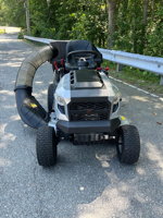 Nouveau tracteur à gazon autoporté Murray MT100 de 42 pouces, équipé d'un moteur Briggs & Stratton de 500 cm³ et 13,5 CV. 6 vitesses, 18 pouces