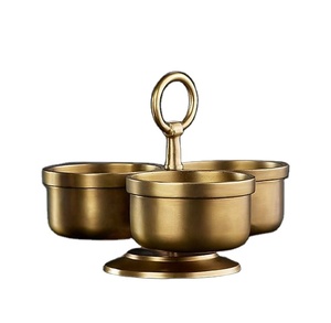 Décoration de table à manger Table centrale Matériau laiton Bol Stand Set de 3 pour épices et fruits secs Bol - Product Image 1