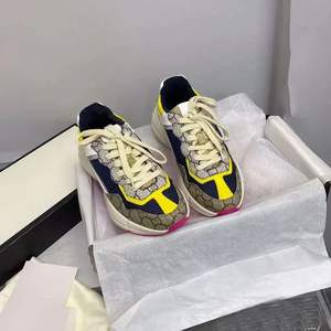 Vente en gros d'usine Chaussures de luxe de haute qualité pour femmes Chaussures de créateur de luxe originales pour femmes Marque de créateur célèbre Chaussures de sport pour hommes - Product Image 2