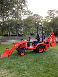 รถแทรกเตอร์ขนาดเล็ก Kubota BX23S พร้อมอุปกรณ์ตักดิน ขุดดิน และตักดินด้านหน้าแบบไฮดรอลิก สำหรับงานเกษตรและจัดสวน - Product Image 5