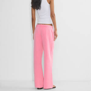 Pantalones de chándal con cordón de algodón negro para mujer con diseño estampado de puff de dobladillo crudo estilo informal holgado de pierna ancha para invierno - Product Image 4