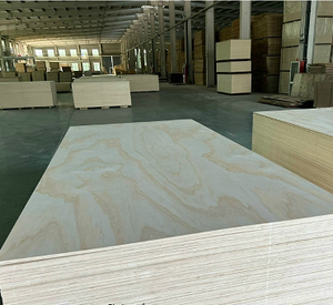 Contreplaqué de pin longue durée de qualité AA 9/12/15/18mm de l'usine vietnamienne Coffrage à bas prix E0 Normes d'émission de formaldéhyde - Product Image 2