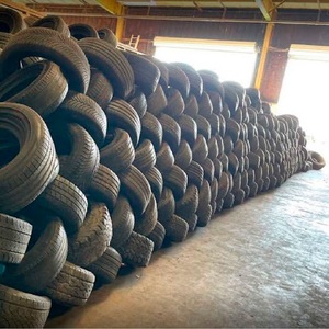 Pneu de camion radial usagé en caoutchouc recyclé pour remplacement et réparation de flotte de véhicules commerciaux - Product Image 3