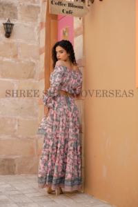 Conjunto de falda y Top bajo, colección de seda, verano 2023 - Product Image 2