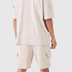 Venta caliente logotipo personalizado de gran tamaño Cargo camiseta y conjunto corto de algodón a juego para hombre conjunto de verano 2 piezas chándal camiseta pantalones cortos conjunto - Product Image 2