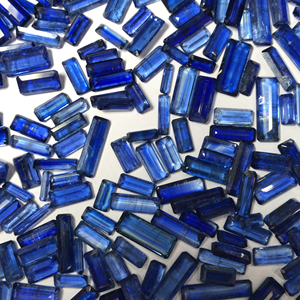 พลอยไคยาไนต์อิจิสีฟ้าธรรมชาติที่ผ่านการรับรองแล้วเจียระไนเป็นรูปวงรีและตัดเป็นทรงกลมสำหรับการทำเครื่องประดับ - Product Image 1