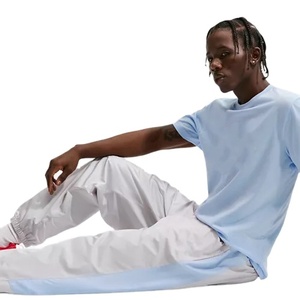 Pantalon de jogging imperméable en toile premium pour homme, résistant à l'eau, léger, pour l'entraînement, le sport et le style urbain - Product Image 4