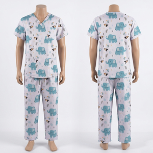 Ensemble de blouses médicales imprimées de Noël haut de gamme, 185 GSM, en polycoton doux, bleu, avec logo thermocollé - Product Image 3